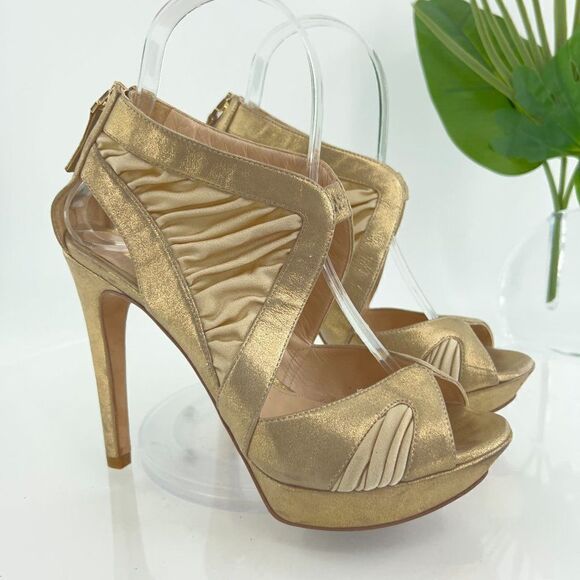 Fendi Heels Women's Size 5.5 Gold Metallic Leather Fabric Platform - Picture 1 of 16